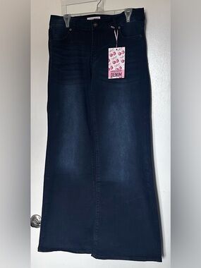 NWT LOVE SOHO Low Rise Wide Leg Dark Blue Jeans